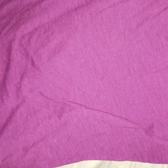 Mossimo Supply Co. Other - Short sleeve v neck tshirt in burgundy s8ze xs